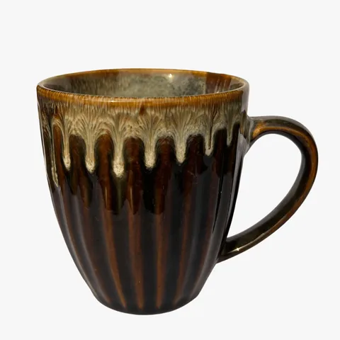 Caneca Double Reactive 330 ml canelada com escorrido