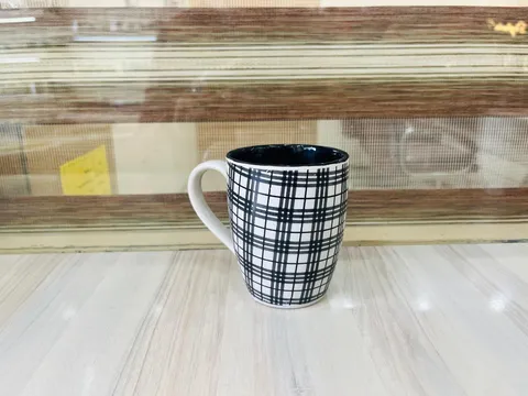 Caneca xadrez preto e branco