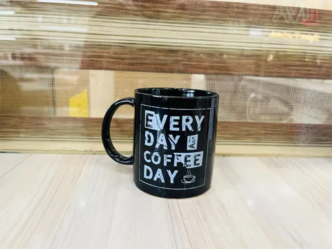 Caneca preta Every Day is Coffee Day