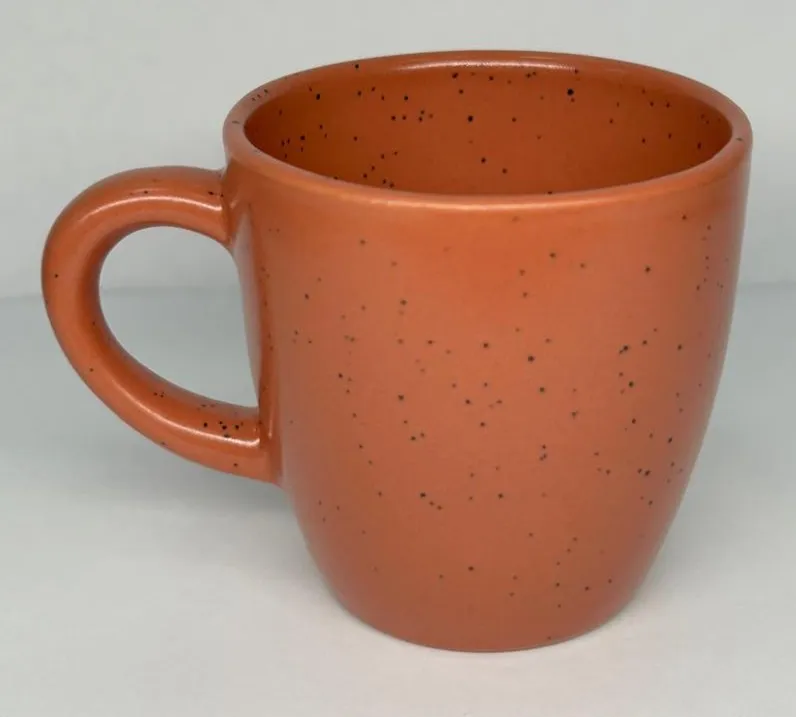 Caneca fosca laranja pontilhada