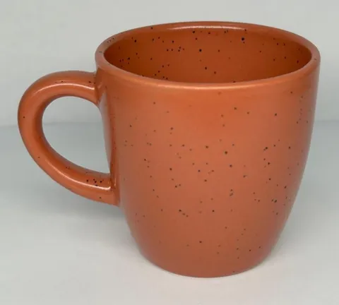 Caneca fosca laranja pontilhada