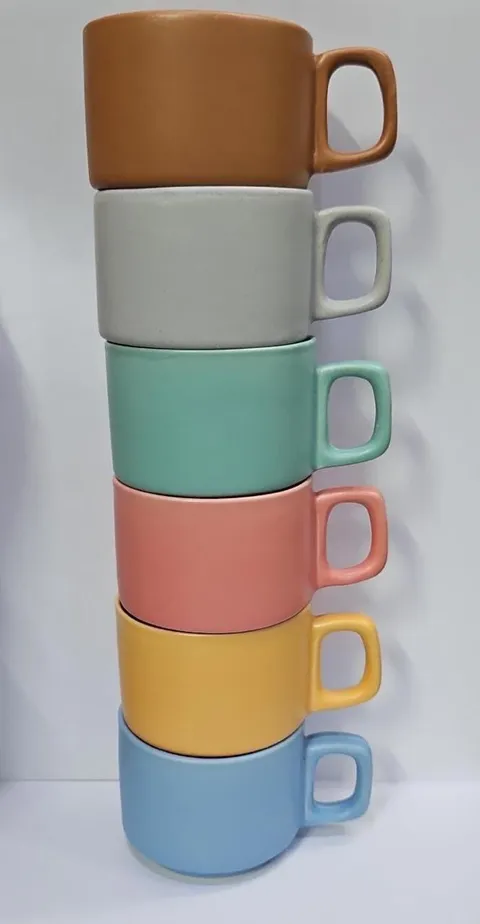 Caneca empilhável fosca colorida