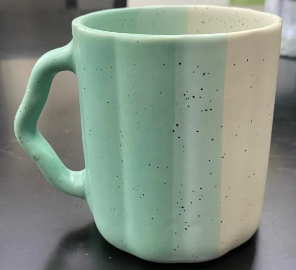 Caneca ondulada três tons verde