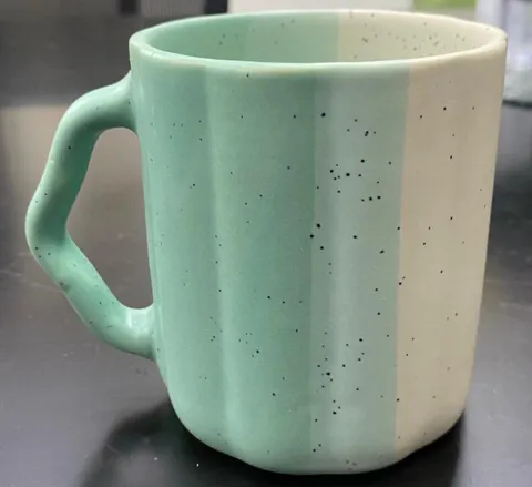Caneca ondulada três tons verde