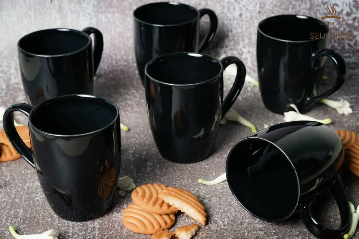 Caneca preta brilhante