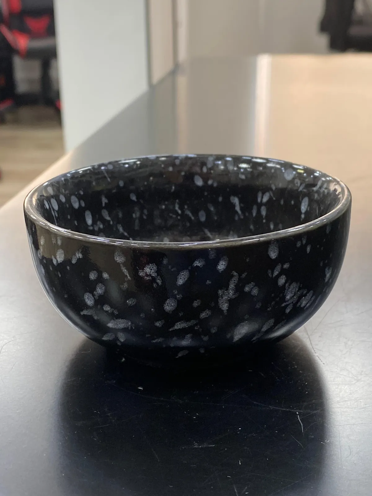 Bowl preto respingado