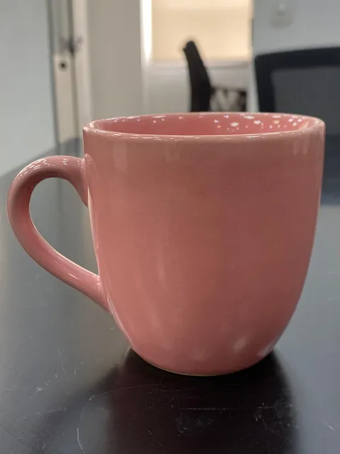 Caneca rosa de boca larga