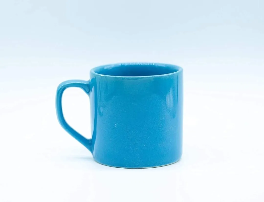 Caneca reta com alça angular