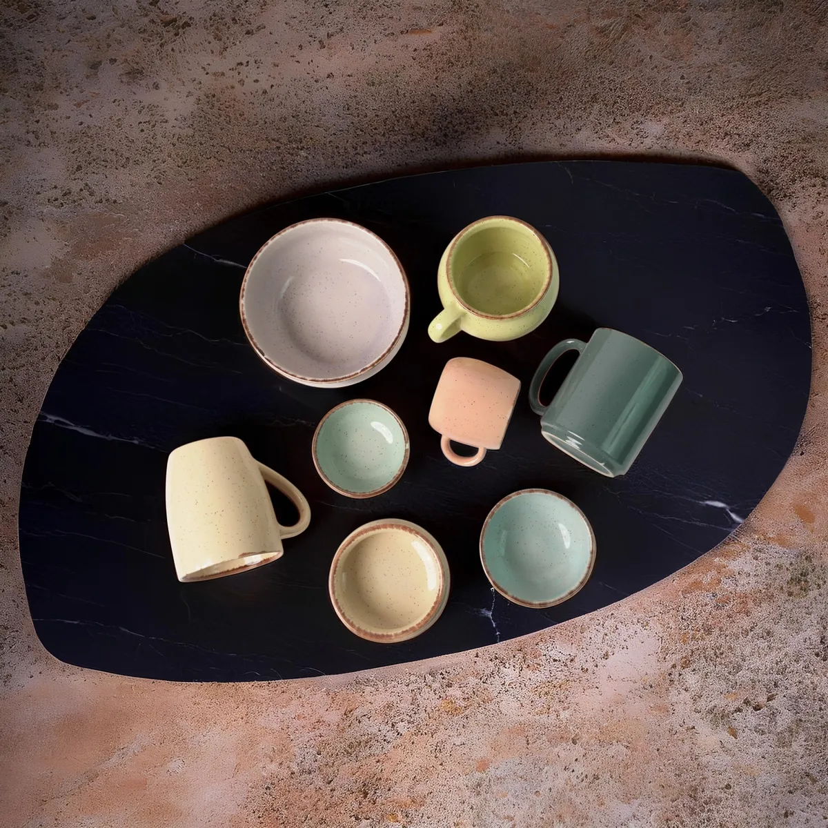 Conjunto de xícaras e bowls em cores sortidas