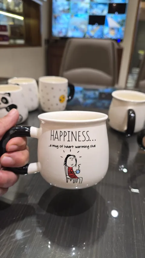 Caneca Happiness com menina