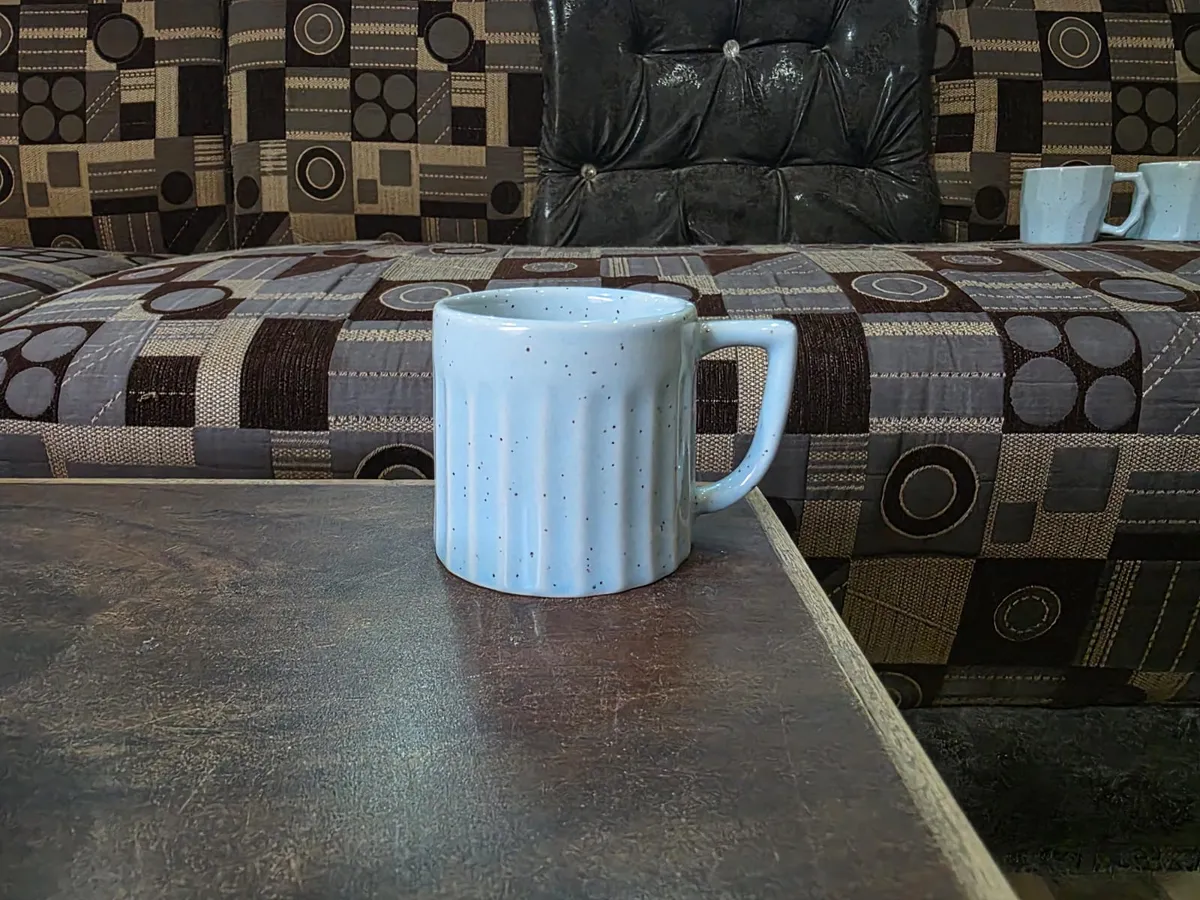Caneca canelada azul-claro