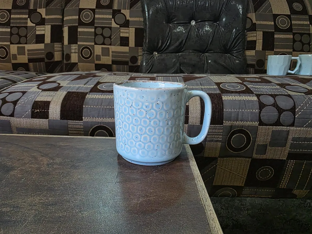 Caneca texturizada azul-claro