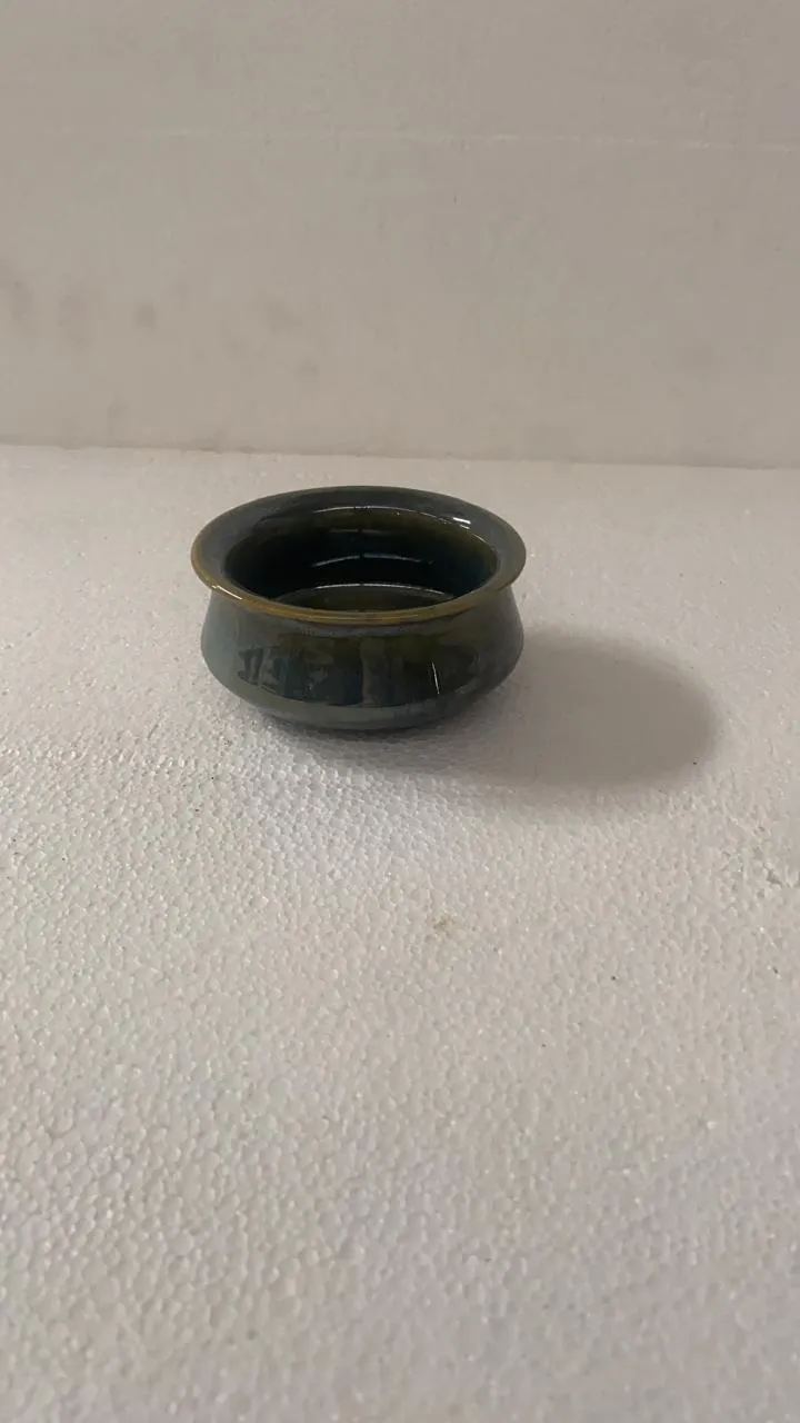 Potinho bojudo verde escuro
