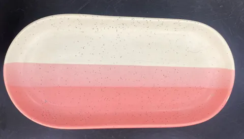 Travessa oval bicolor rosa e branco