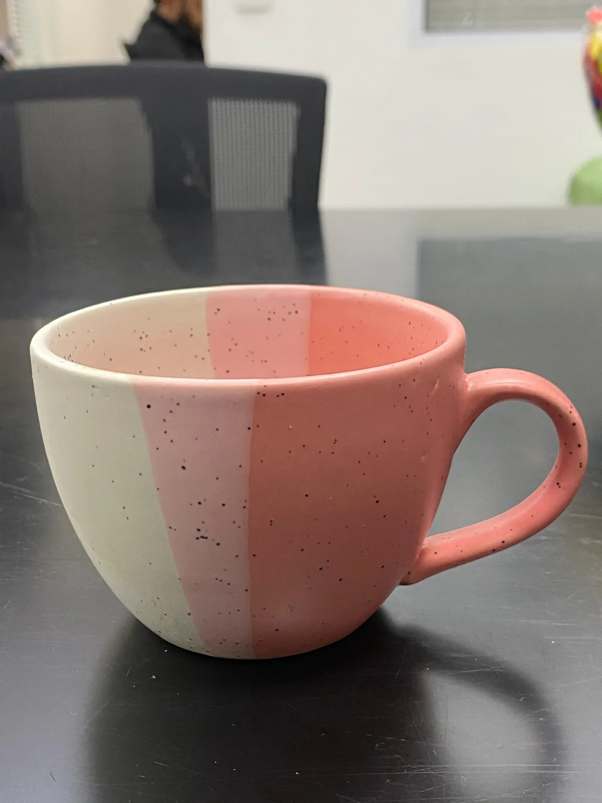 Xícara bicolor rosa e branca