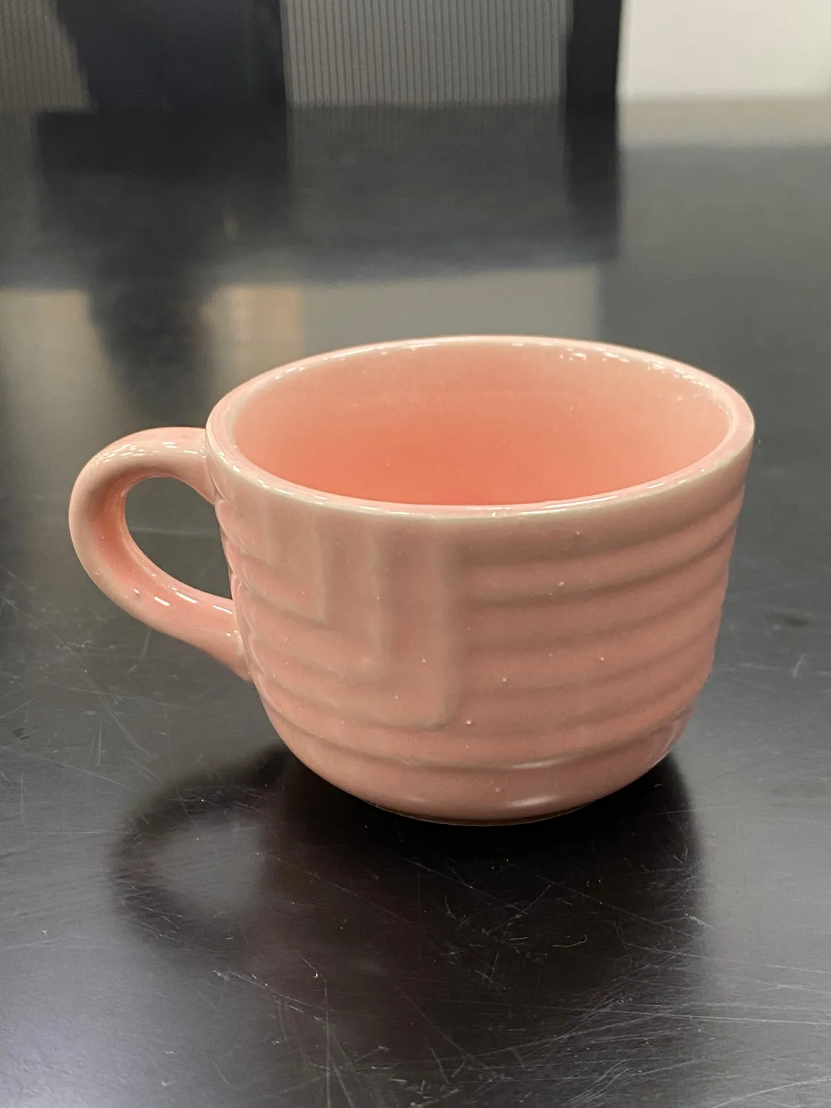 Xícara rosa canelada
