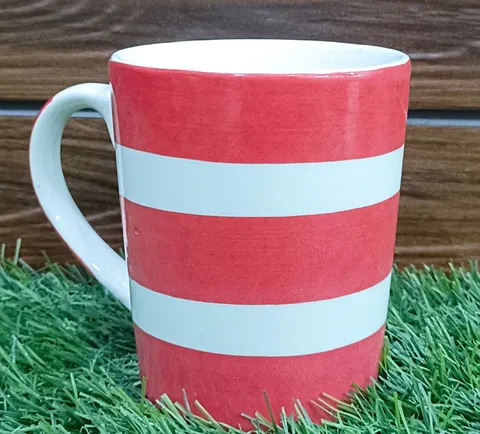 Caneca pintada à mão com listras largas vermelhas