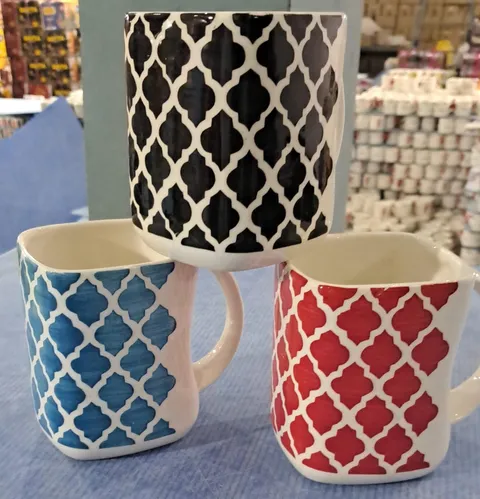 Caneca quadrada pintada à mão com treliça marroquina
