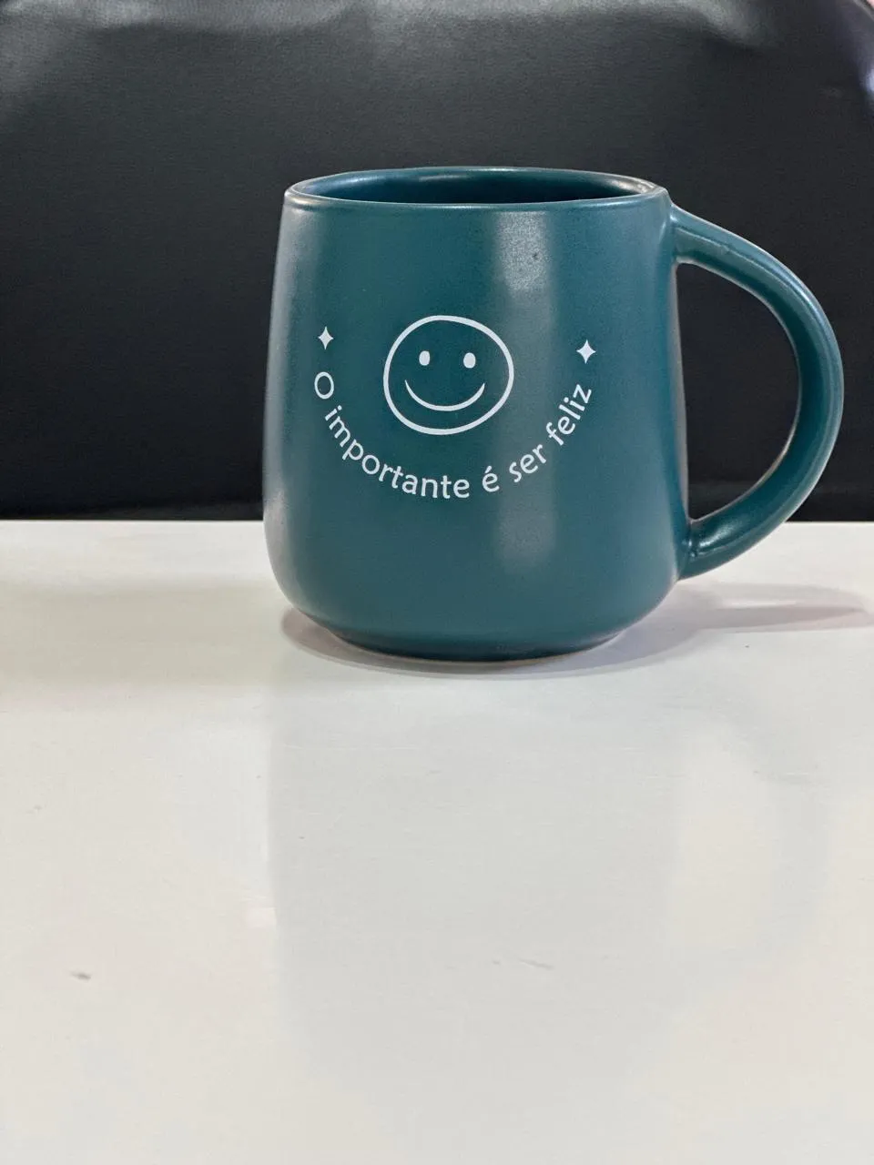 Caneca bojuda com frase