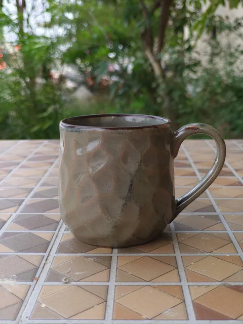 Caneca com textura de losangos