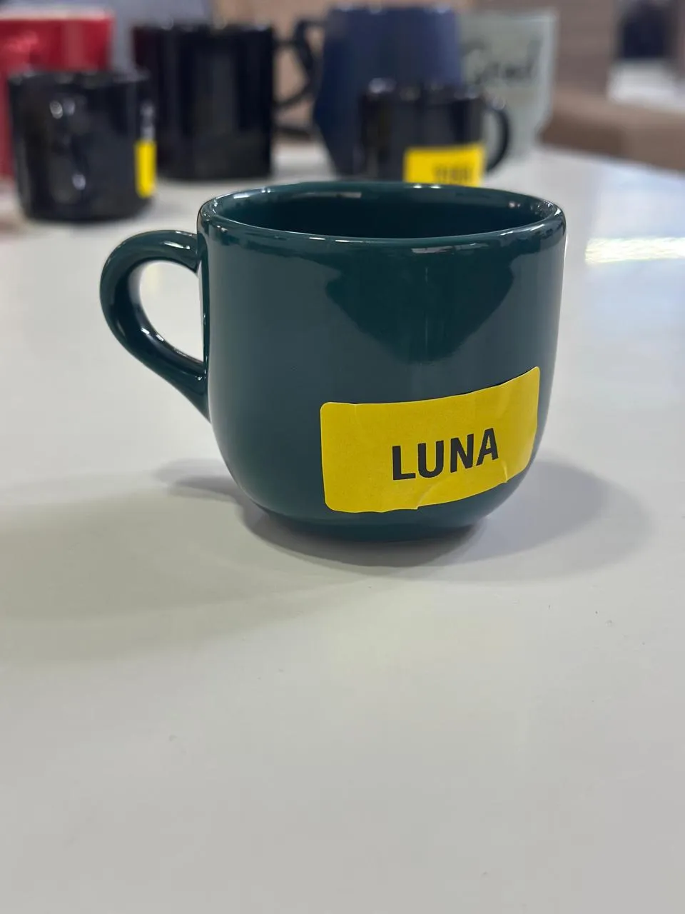 Caneca verde-escura baixa
