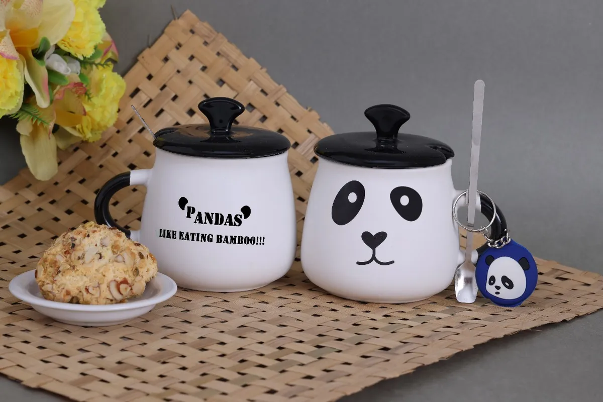 Caneca com tampa e colher estampa panda cilíndrica
