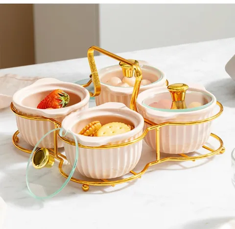 Petisqueira com potes e suporte dourado