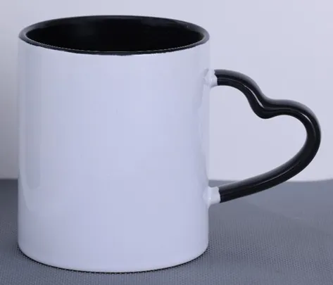 Caneca para sublimação 330 ml com interior e alça de coração coloridos